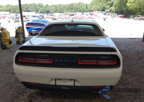 2017 Dodge Challenger Sxt z USA, uszkodzony, nr VIN 2C3CDZAG8HH532142